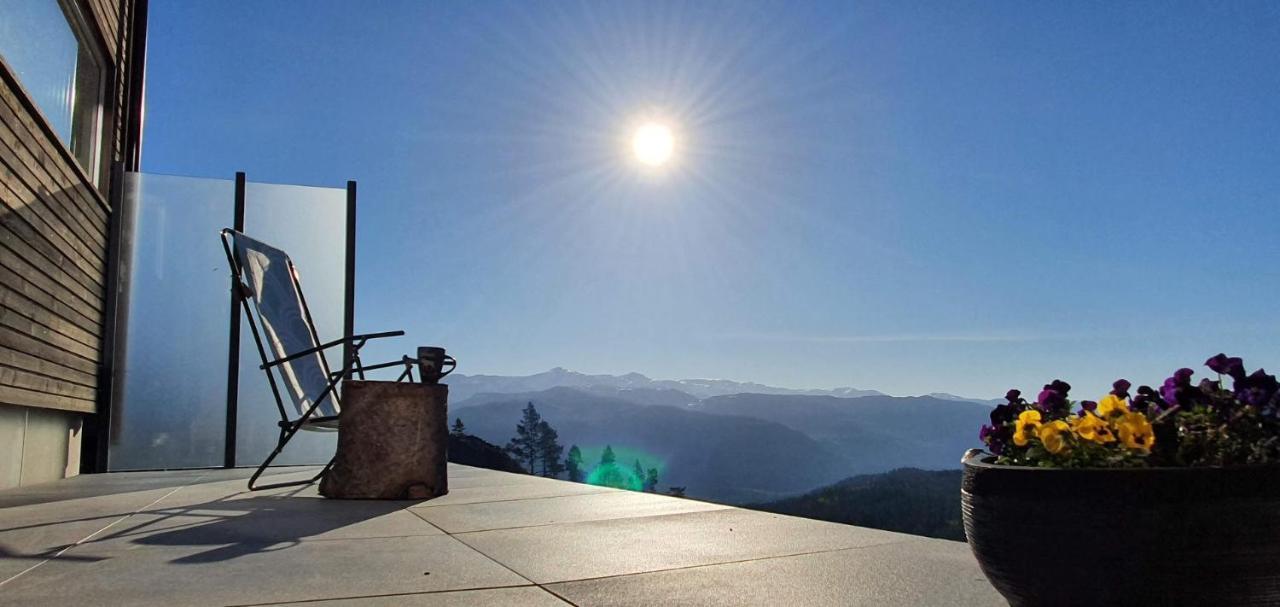 Tiny Mountain Cabin With A Panoramic View Giljane エクステリア 写真